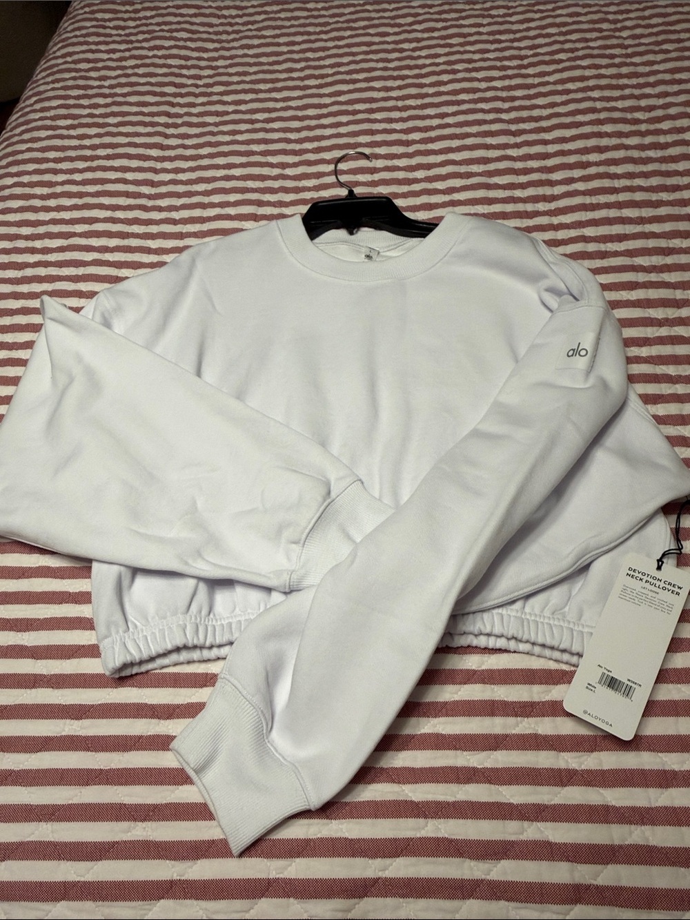 BNWT alo yoga Devotion Crew Neck Pullover - Picture 2 of 6